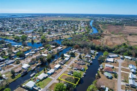 2937 SE 21st Court Okeechobee FL 34974