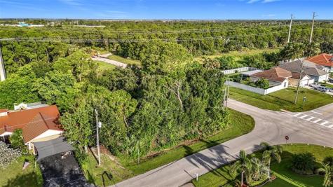 2192 SW Del Rio Boulevard Port St Lucie FL 34953