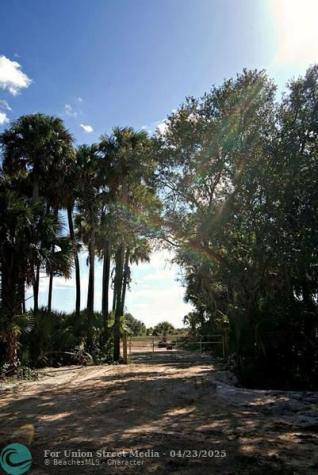 17120 NW 306th Street Okeechobee FL 34972