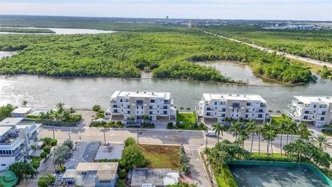 356 Balboa Street Hollywood FL 33019
