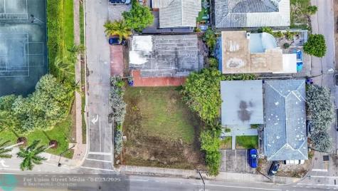 356 Balboa Street Hollywood FL 33019