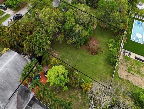 524 SW 5 Avenue Hallandale Beach FL 33009