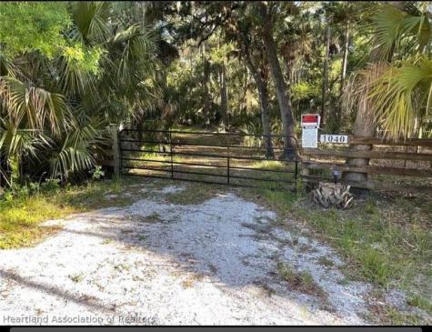 1040 Cracker Hammock Sebring FL 33875