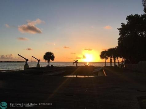 1261 Avenue A Big Pine Key FL 33043