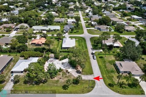 702 Lake Drive Sebastian FL 32958