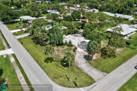 702 Lake Drive Sebastian FL 32958