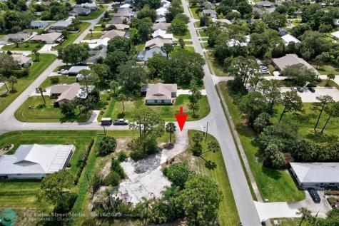 702 Lake Drive Sebastian FL 32958