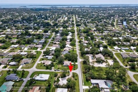 702 Lake Drive Sebastian FL 32958