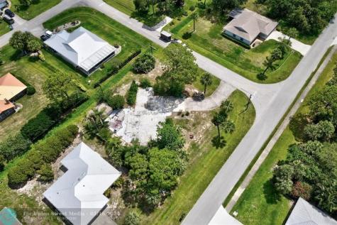 702 Lake Drive Sebastian FL 32958