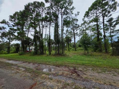 418 Lampion Avenue Lehigh Acres FL 33974