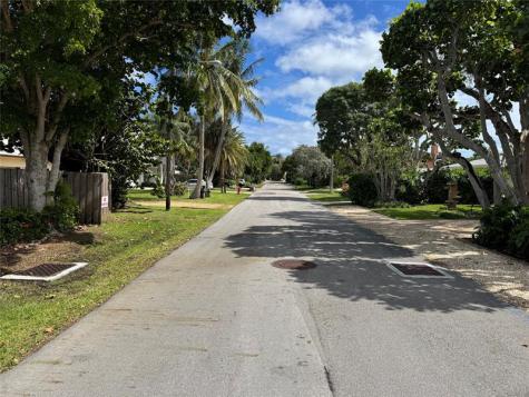 3417 Dover Road Pompano Beach FL 33062