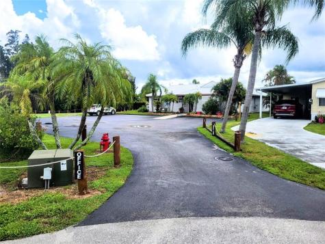 803 & 805 Big Branch Lane Moore Haven FL 33471