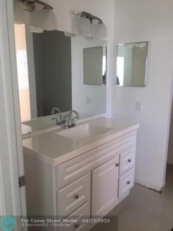 35 NE 3rd Street Dania Beach FL 33004