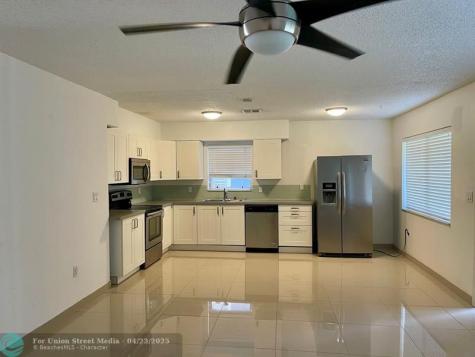 35 NE 3rd Street Dania Beach FL 33004