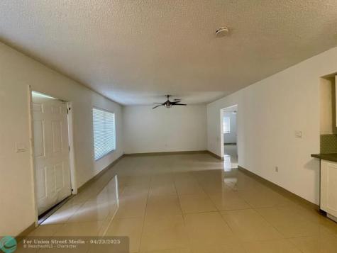 35 NE 3rd Street Dania Beach FL 33004