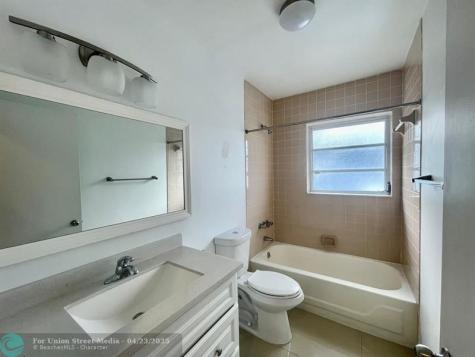 35 NE 3rd Street Dania Beach FL 33004
