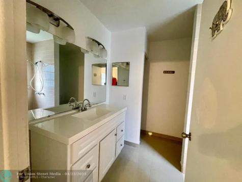 35 NE 3rd Street Dania Beach FL 33004