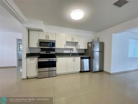 35 NE 3rd Street Dania Beach FL 33004