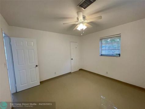 35 NE 3rd Street Dania Beach FL 33004