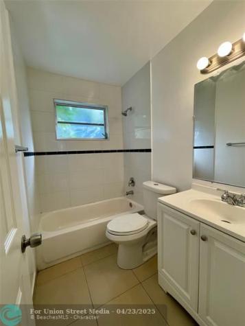 35 NE 3rd Street Dania Beach FL 33004