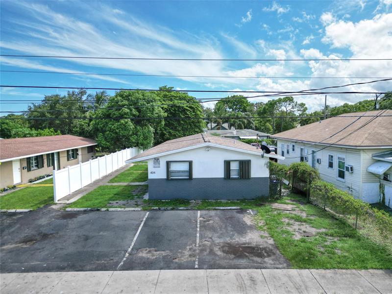 404 NE 4th Street #1-2 Pompano Beach FL 33060