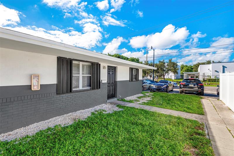 404 NE 4th Street #1-2 Pompano Beach FL 33060