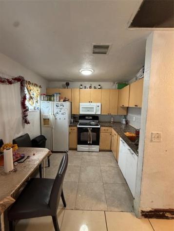 1028 NW 24th Street Miami FL 33127