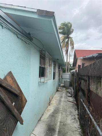 1028 NW 24th Street Miami FL 33127