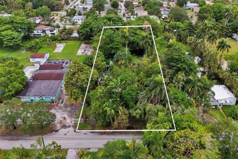 453 NE 154th Street Miami FL 33162