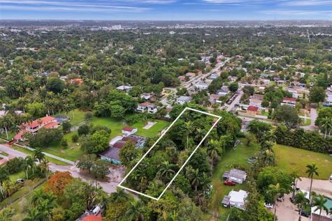 453 NE 154th Street Miami FL 33162