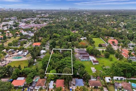 453 NE 154th Street Miami FL 33162