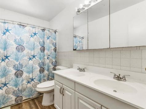 560-564 NE 34th Street Oakland Park FL 33334