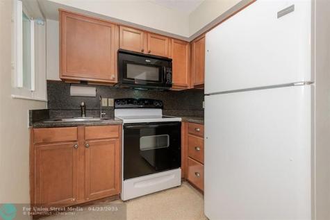 321 SE 1st Avenue Pompano Beach FL 33060
