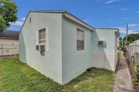 536 18TH Street West Palm Beach FL 33407