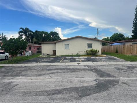 340-400 NE 44th Street Deerfield Beach FL 33064