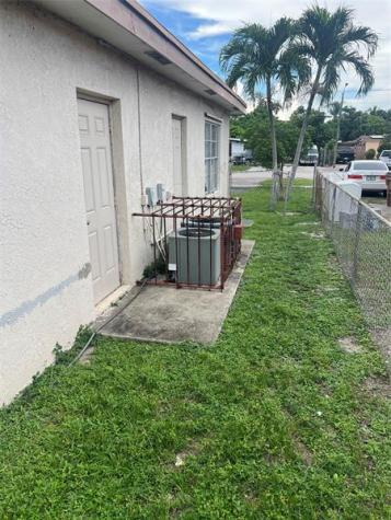 340-400 NE 44th Street Deerfield Beach FL 33064