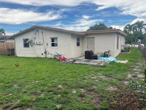 340-400 NE 44th Street Deerfield Beach FL 33064