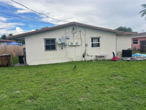 340-400 NE 44th Street Deerfield Beach FL 33064