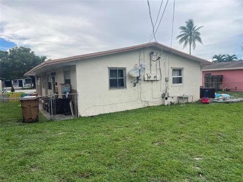 340-400 NE 44th Street Deerfield Beach FL 33064