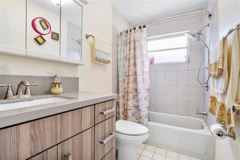 5829 Taylor Street Hollywood FL 33021