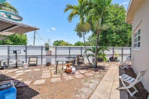 5829 Taylor Street Hollywood FL 33021
