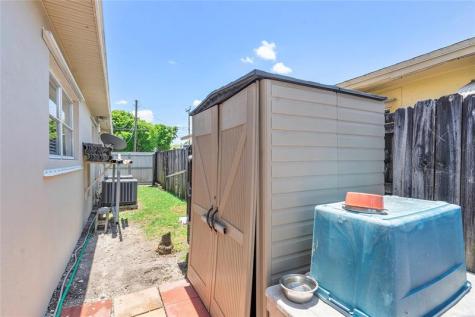 5829 Taylor Street Hollywood FL 33021