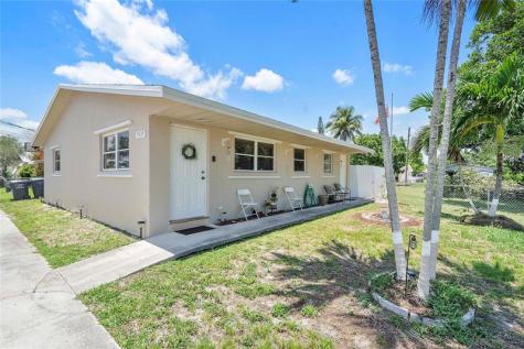 5829 Taylor Street Hollywood FL 33021