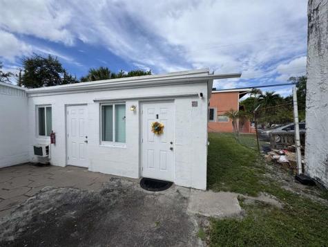 211 SW 2nd Court Pompano Beach FL 33060