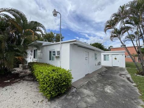 211 SW 2nd Court Pompano Beach FL 33060