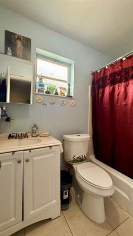 280 NE 40th Court Oakland Park FL 33334