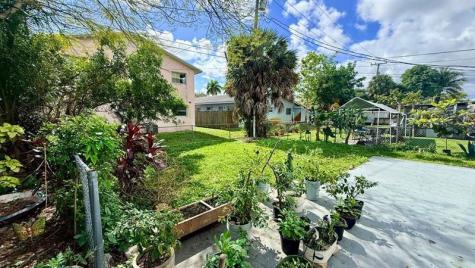 280 NE 40th Court Oakland Park FL 33334