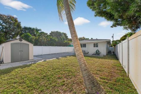 883 NE 33rd Street Oakland Park FL 33334