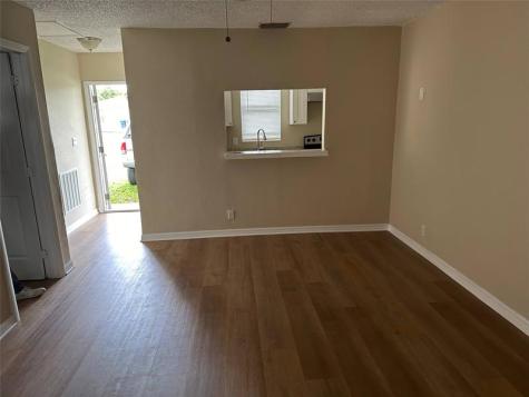 1275 NW 27 Avenue Oakland Park FL 33311