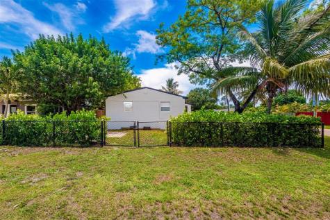 1923 N 23rd Avenue Hollywood FL 33020